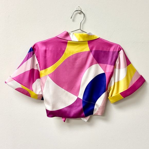 Retroféte Siena Satin Short Sleeve Tie Front Crop Top Pink Geo Women's Size XS - Picture 3 of 5